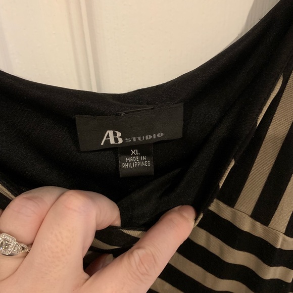 Comfortable black and tan striped maxi - Picture 4 of 4